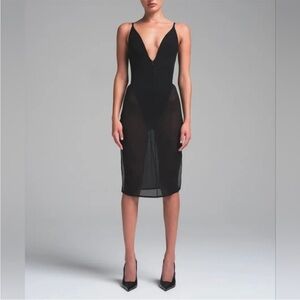 SKIMS POWER MESH PLUNGE MIDI DRESS - ONYX